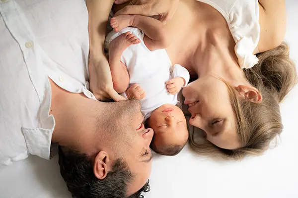 Shooting Newborn Homestory mit Familie