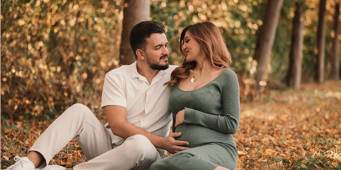 Outdoor Babybauch Shooting mit Partner