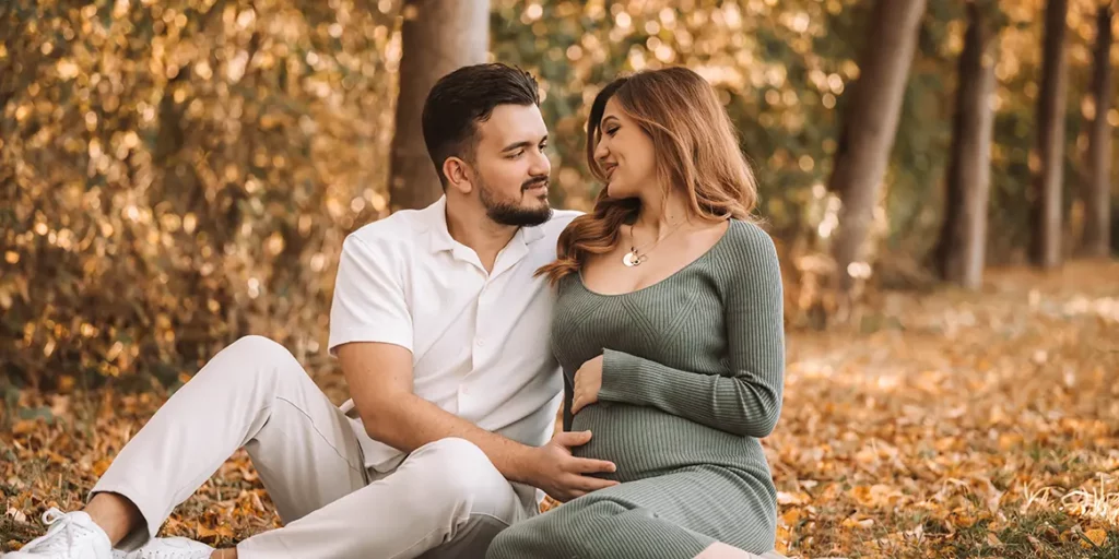 Outdoor Babybauch Shooting mit Partner