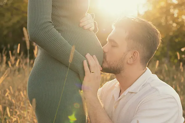 Babybauch Shooting München im Freien