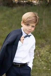 Junge im Outdoor Kindershooting