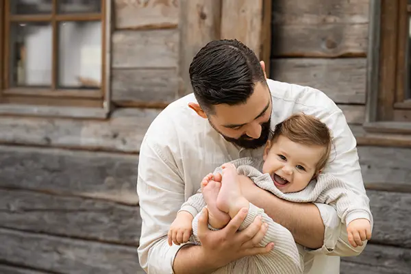 Familienfotos München mit Papa und Sohn Familienfotos München mit Papa und Sohn