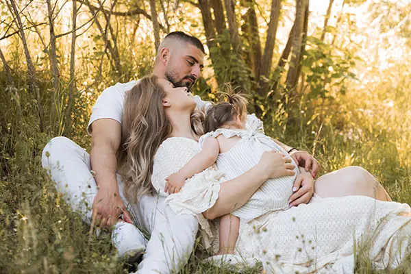 Familienfotos in München draußen im Wald