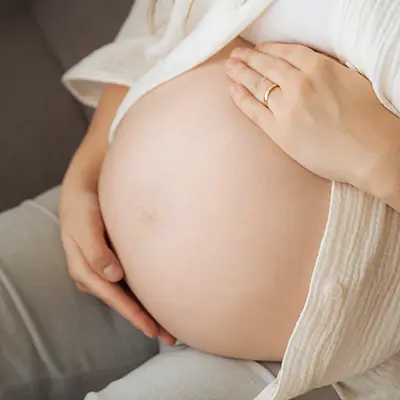 Schwangerschaftsfotografie im Studio in München