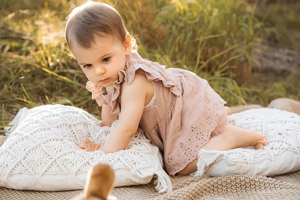 Babyfotoshooting mit Spielzeug outdoor in München