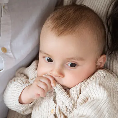 Nahaufnahme vom Baby im Babyshooting